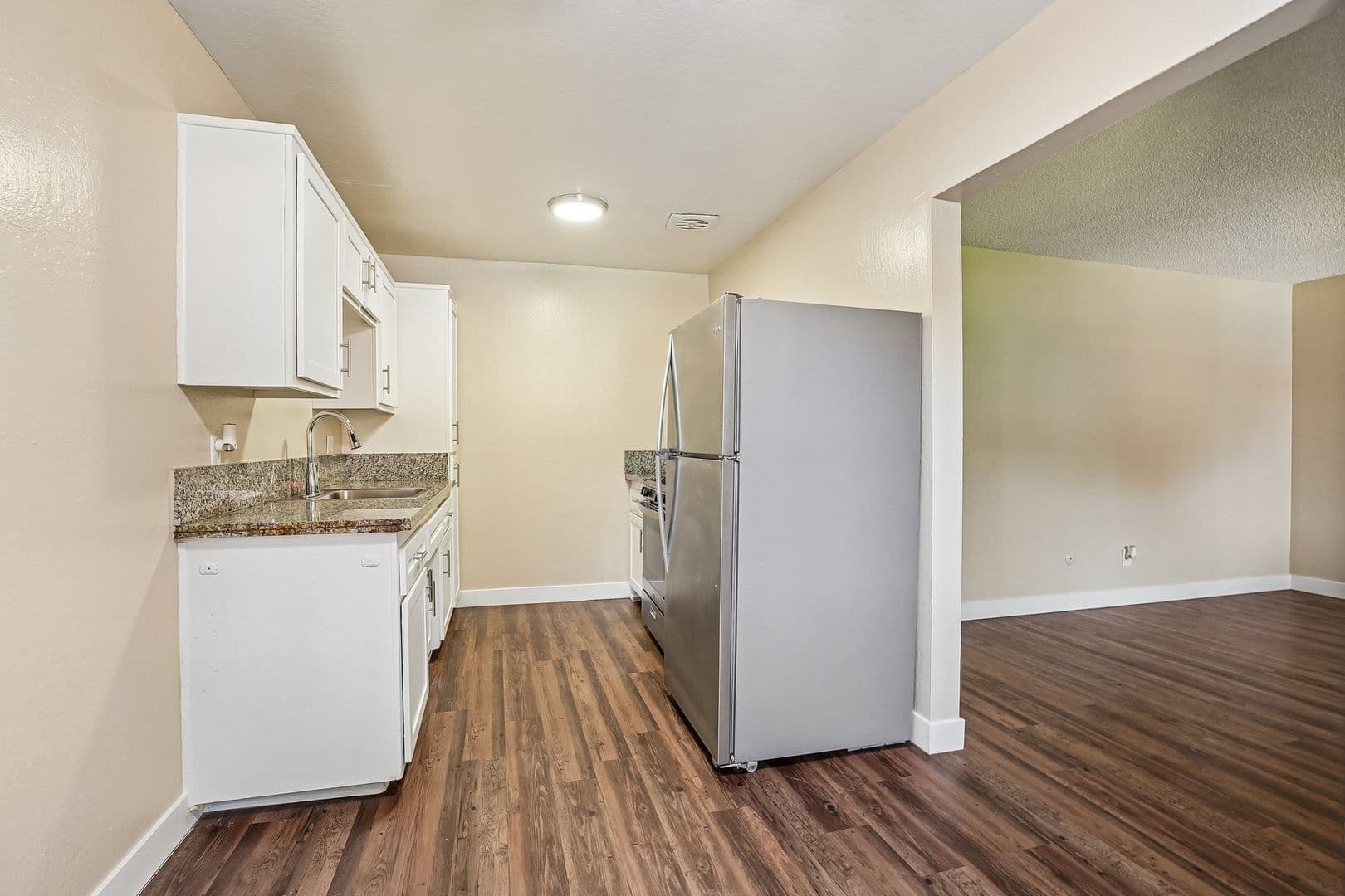 Sacramento Apartment: 5949 Lake Crest Way