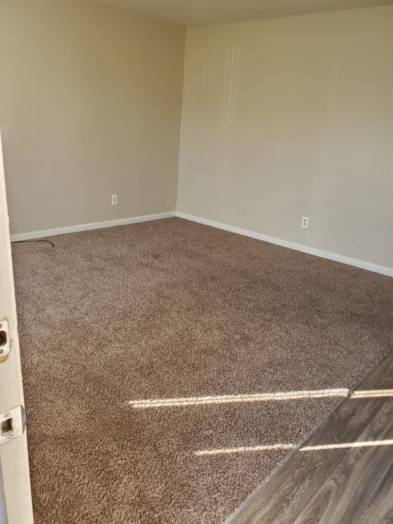 Winton Apartment: 7158 N Winton Way