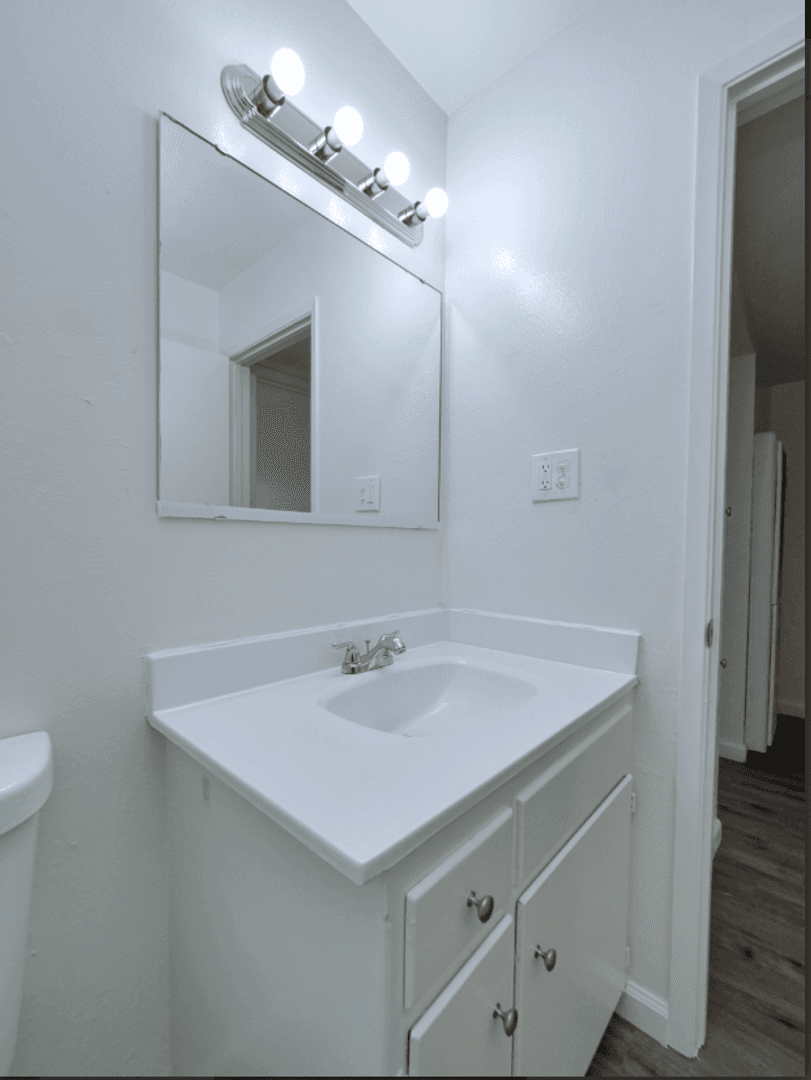 Sacramento Apartment: 6050 S. Land Park Drive