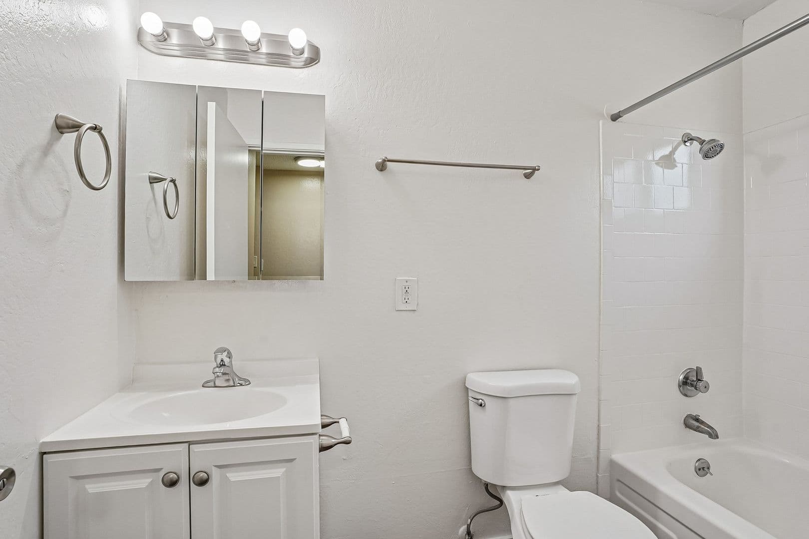 Sacramento Apartment: 5949 Lake Crest Way