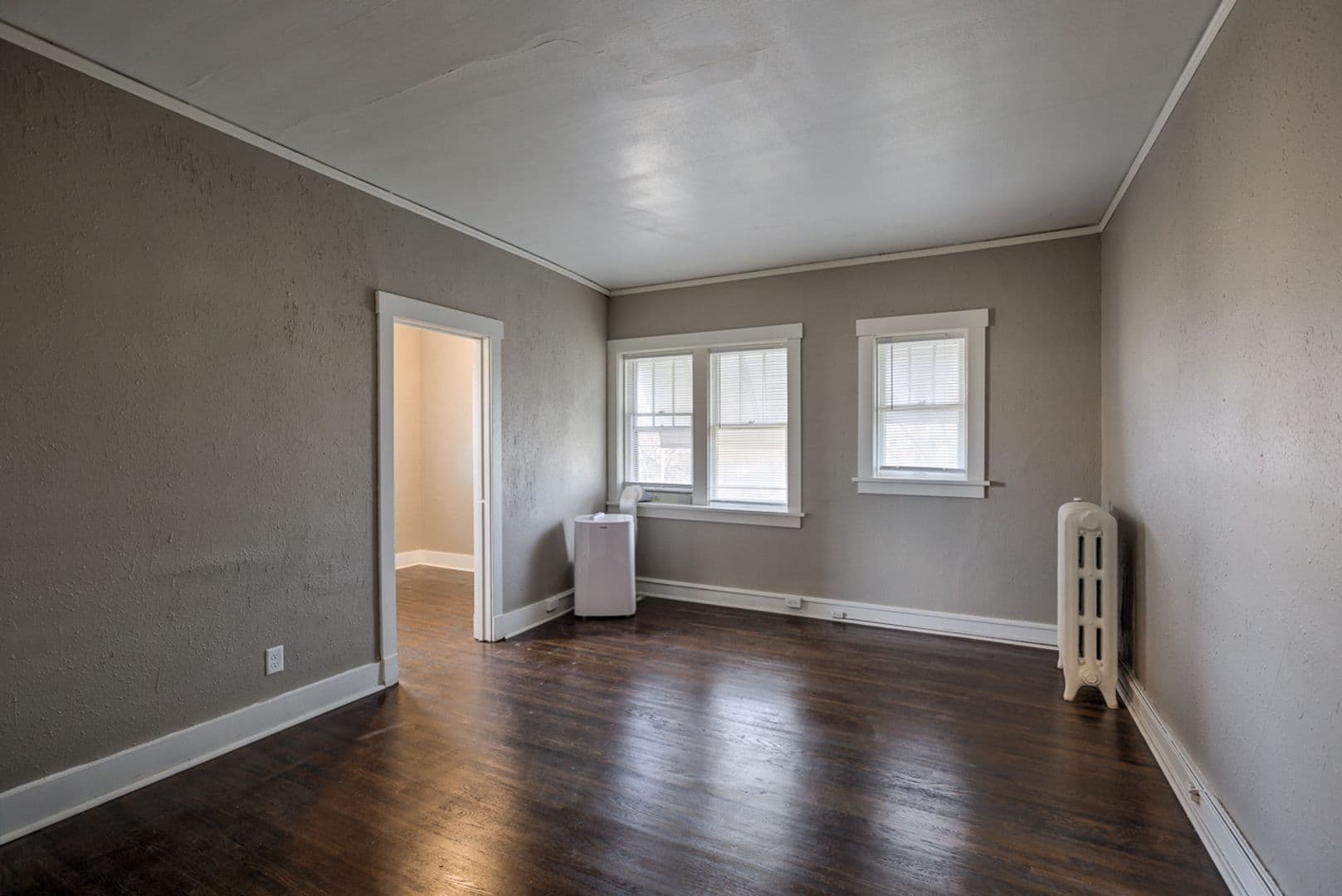 Omaha Apartment: 606 S. 32nd Ave