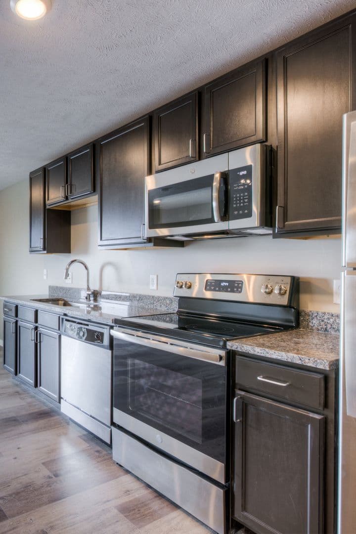 Fremont Apartment: 550 S Johnson Rd