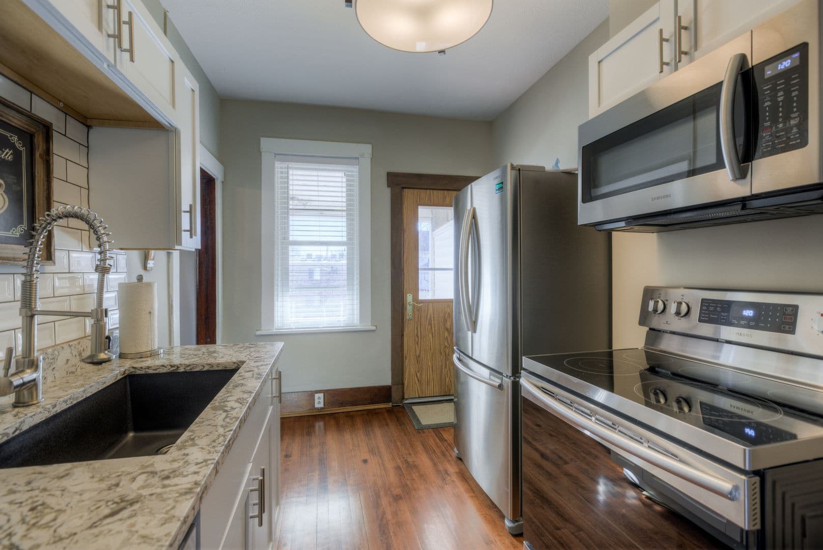 Omaha Apartment: 3507 Dewey Ave