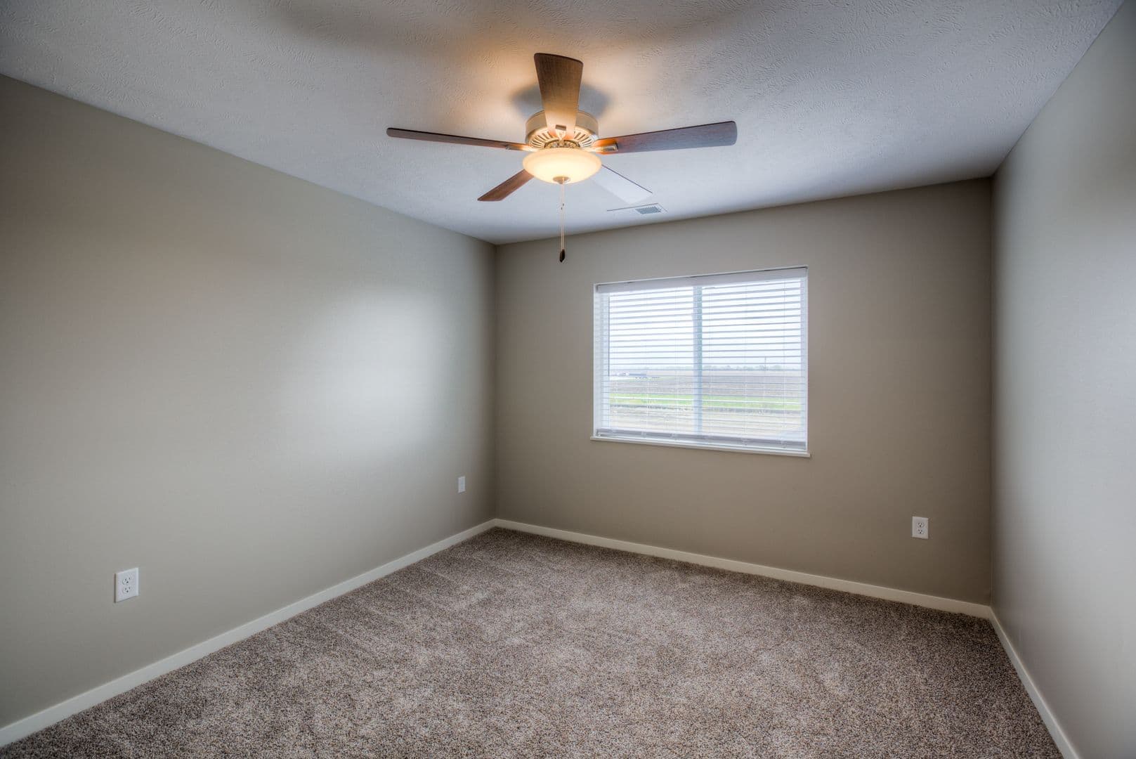 Fremont Apartment: 550 S Johnson Rd