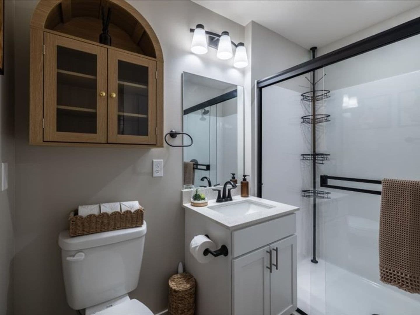 Columbus Apartment: 602 8th St