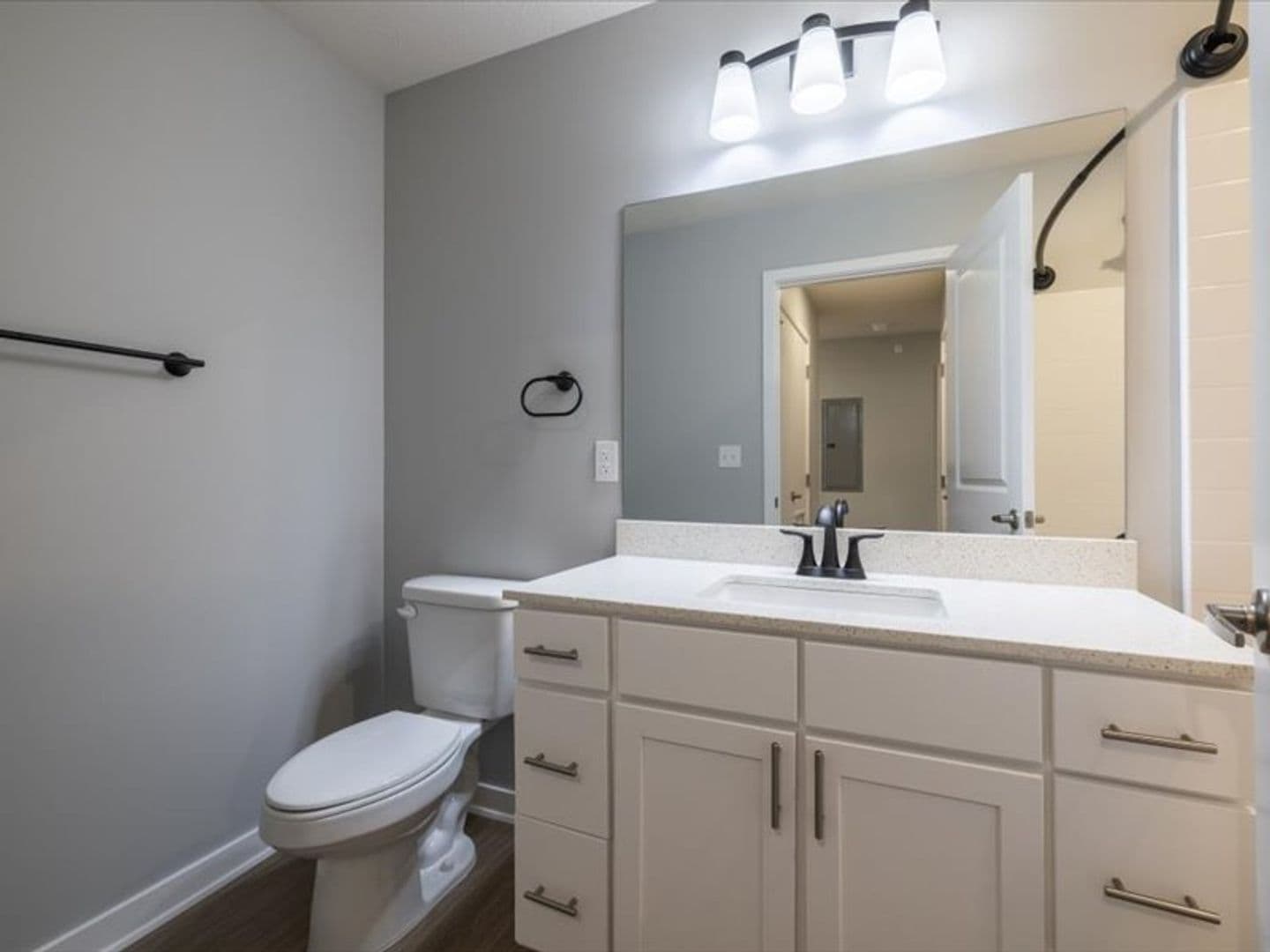 Columbus Apartment: 602 8th St
