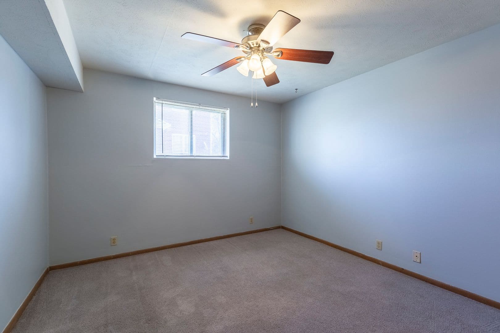 Omaha Apartment: 3833 Cuming St