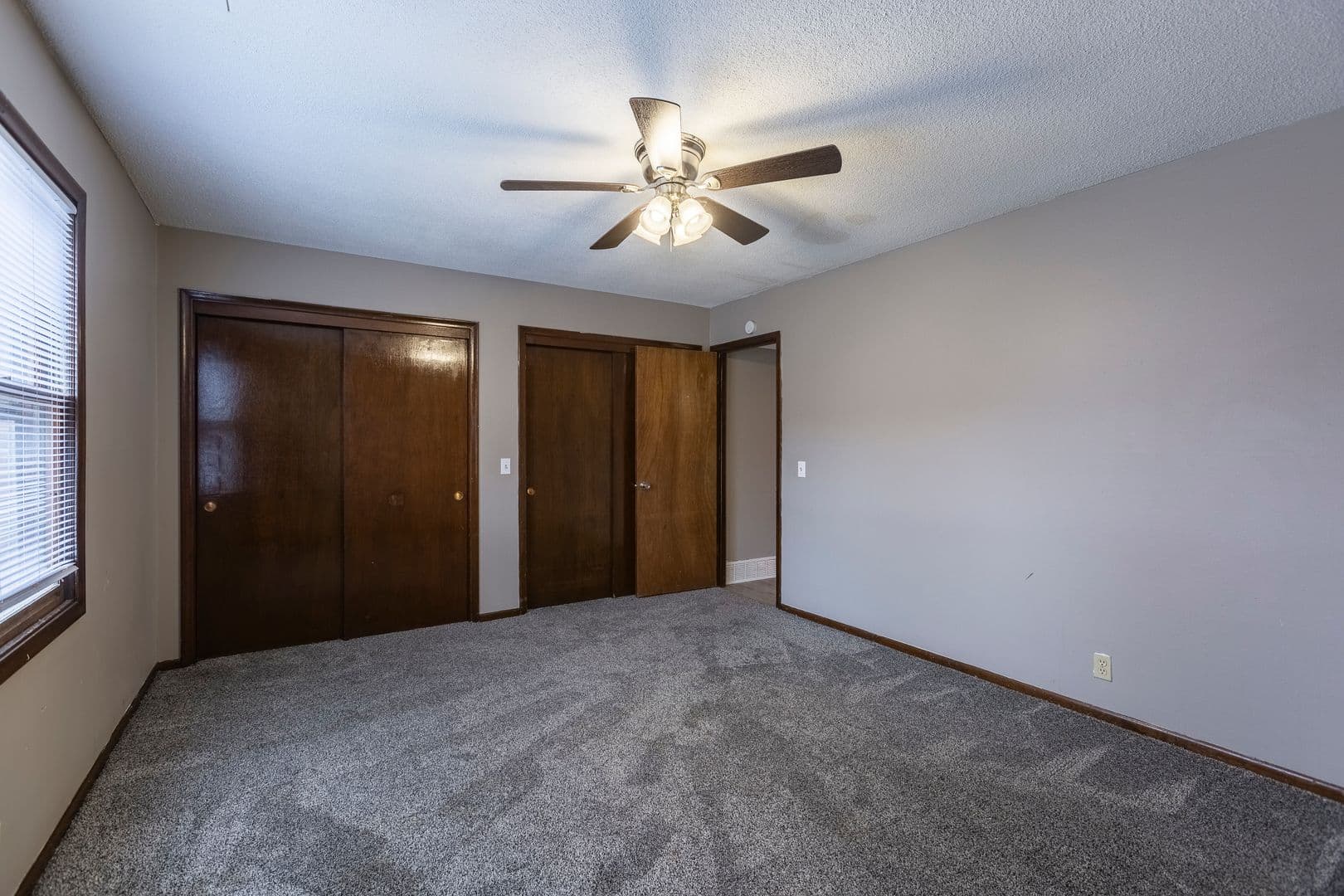 Omaha Apartment: 12775 Woodcrest Plaza