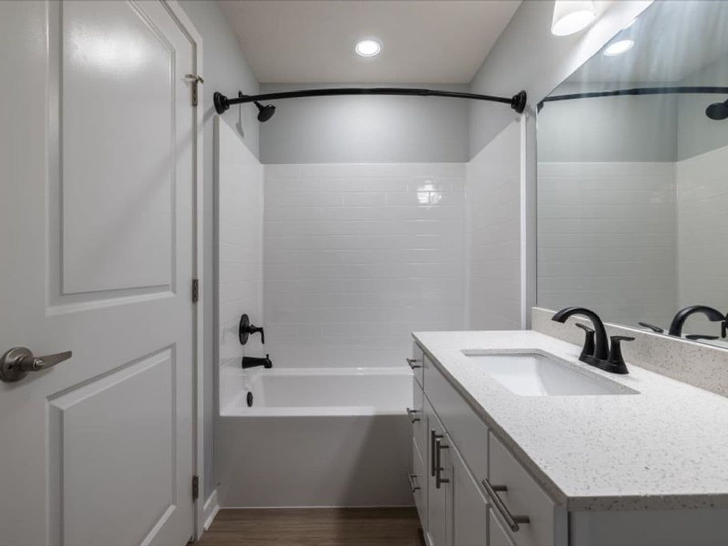 Columbus Apartment: 602 8th St