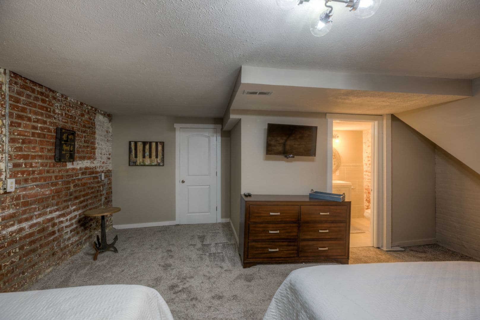 Omaha Apartment: 3507 Dewey Ave