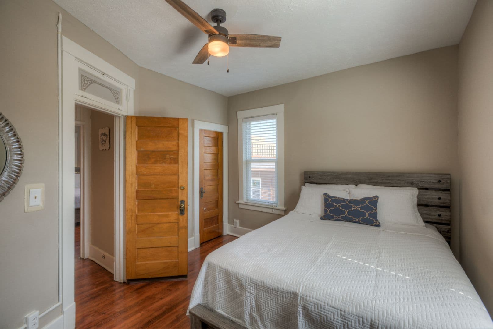 Omaha Apartment: 3507 Dewey Ave