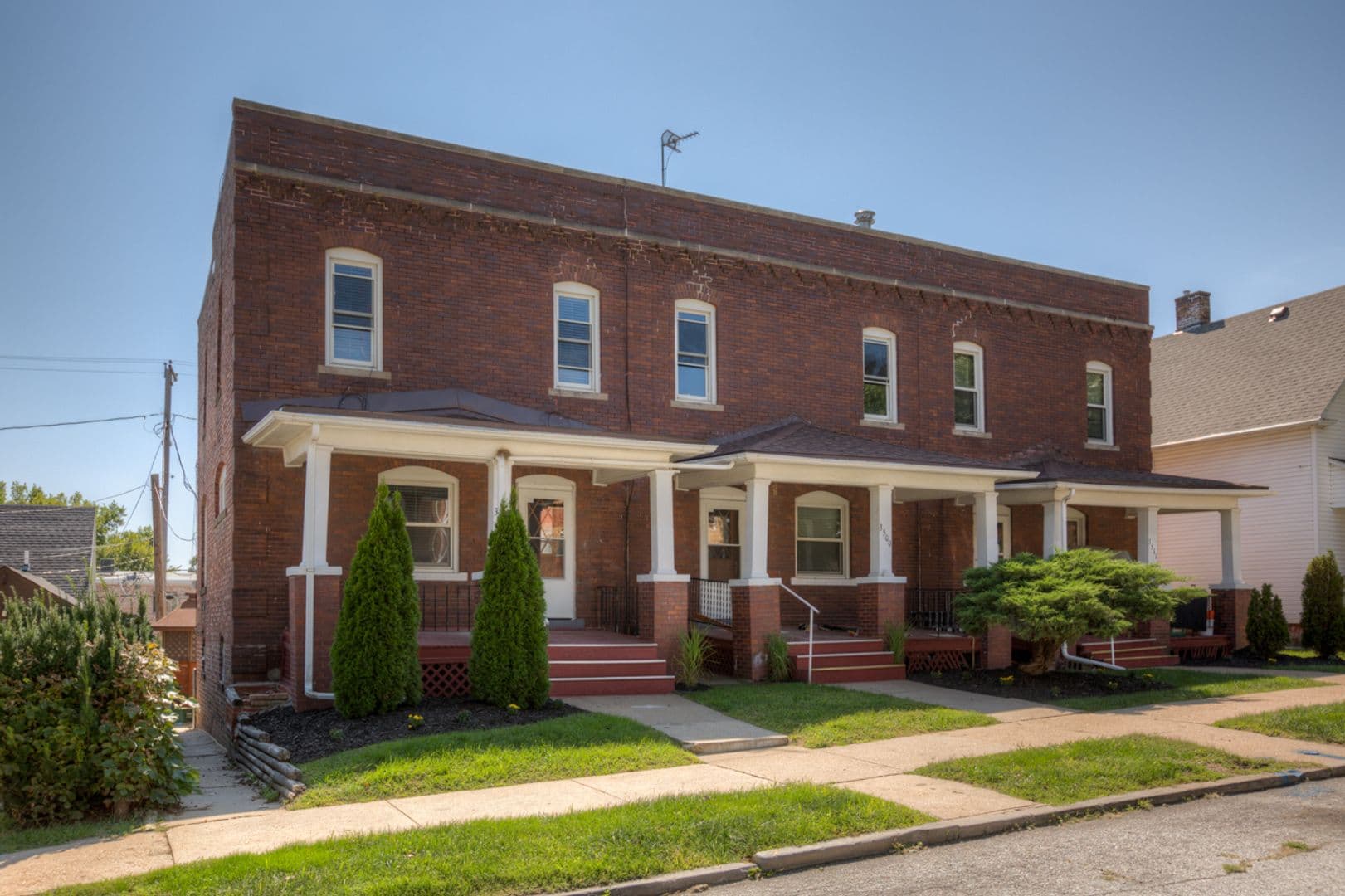Omaha Apartment: 3507 Dewey Ave