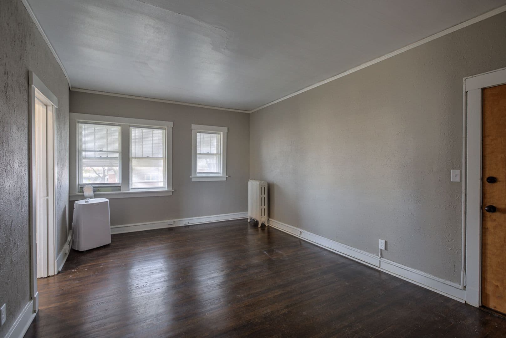 Omaha Apartment: 606 S. 32nd Ave