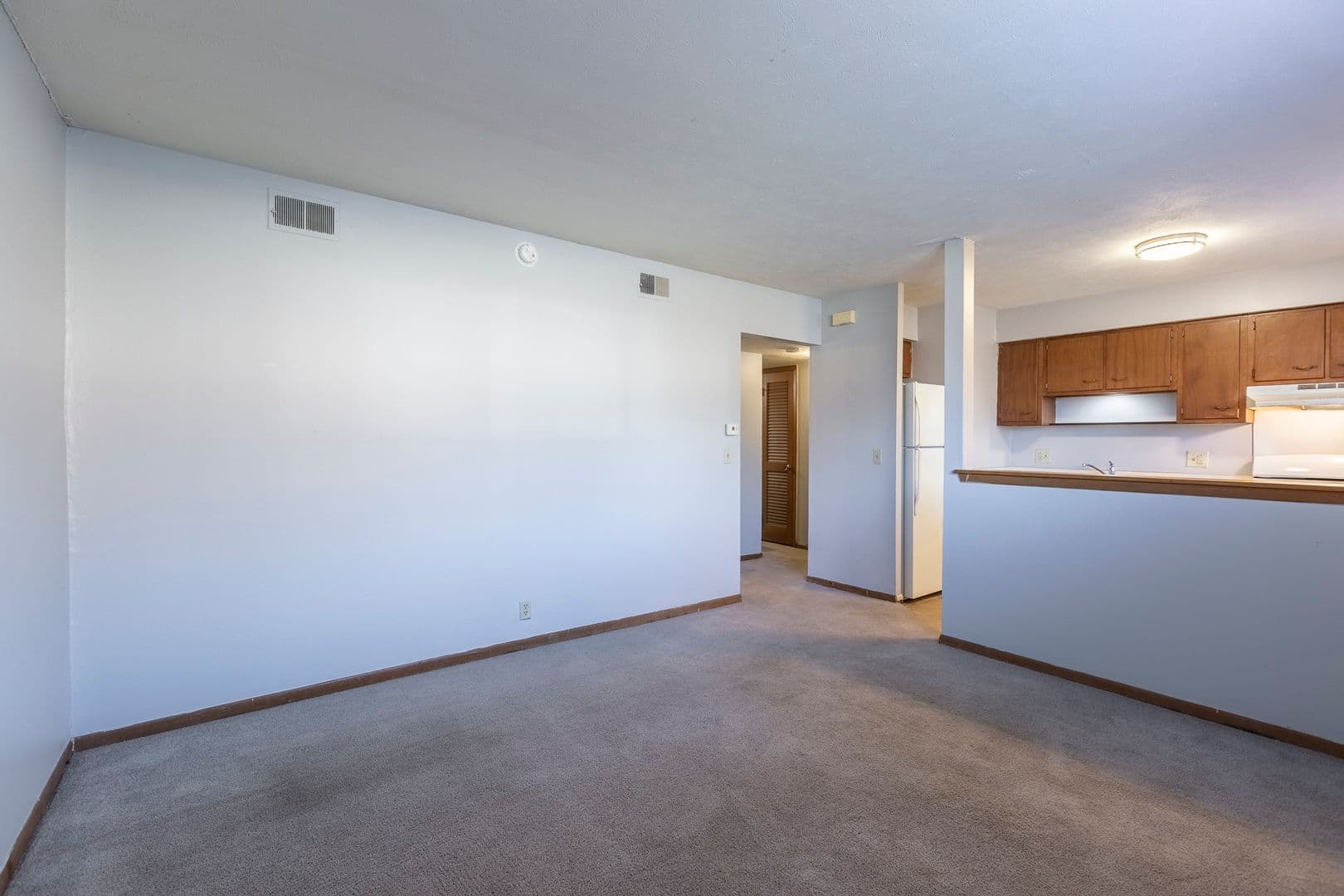Omaha Apartment: 3833 Cuming St