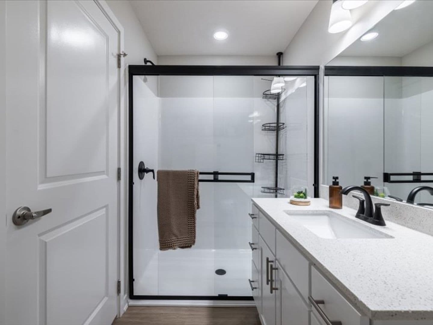 Columbus Apartment: 602 8th St