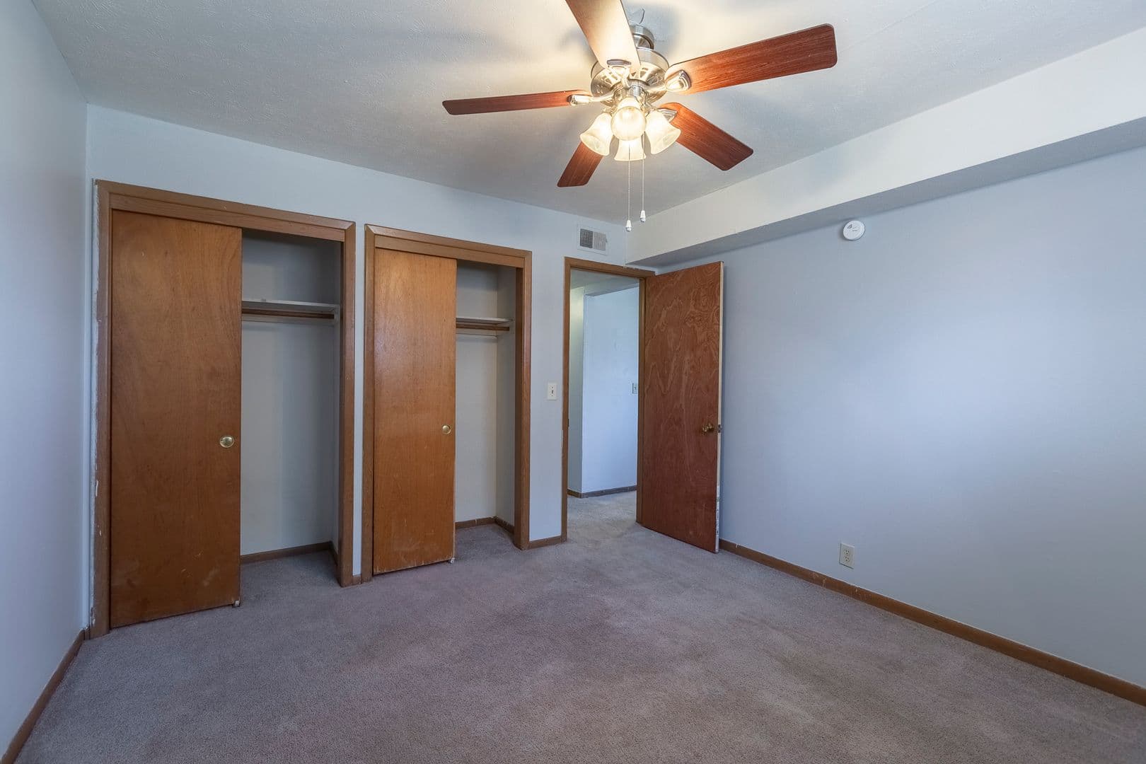 Omaha Apartment: 3833 Cuming St