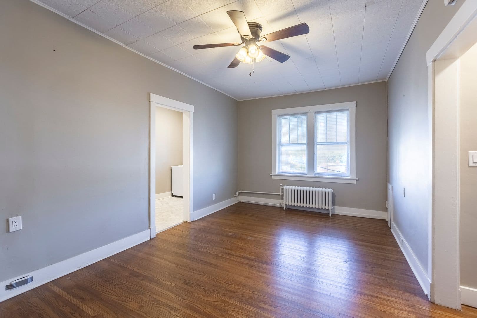 Omaha Apartment: 606 S. 32nd Ave