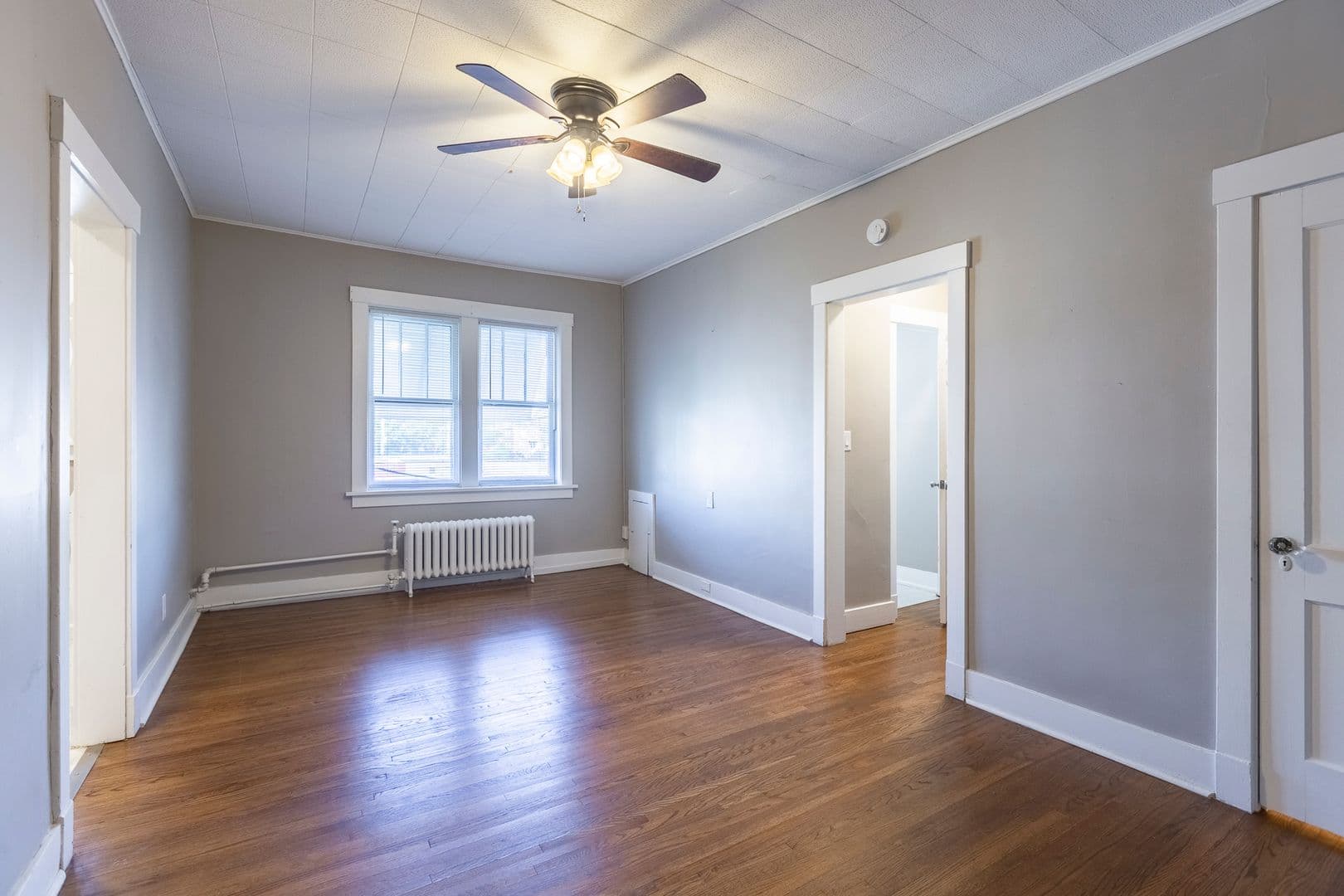 Omaha Apartment: 606 S. 32nd Ave