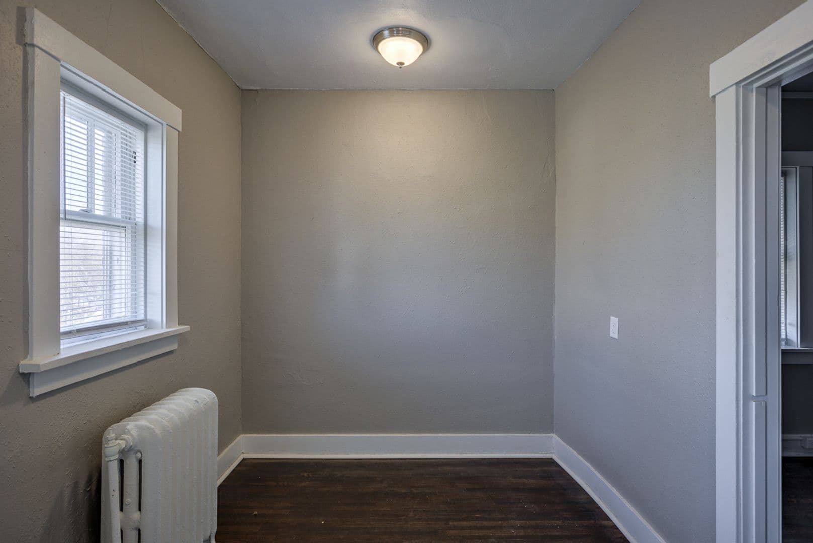 Omaha Apartment: 606 S. 32nd Ave
