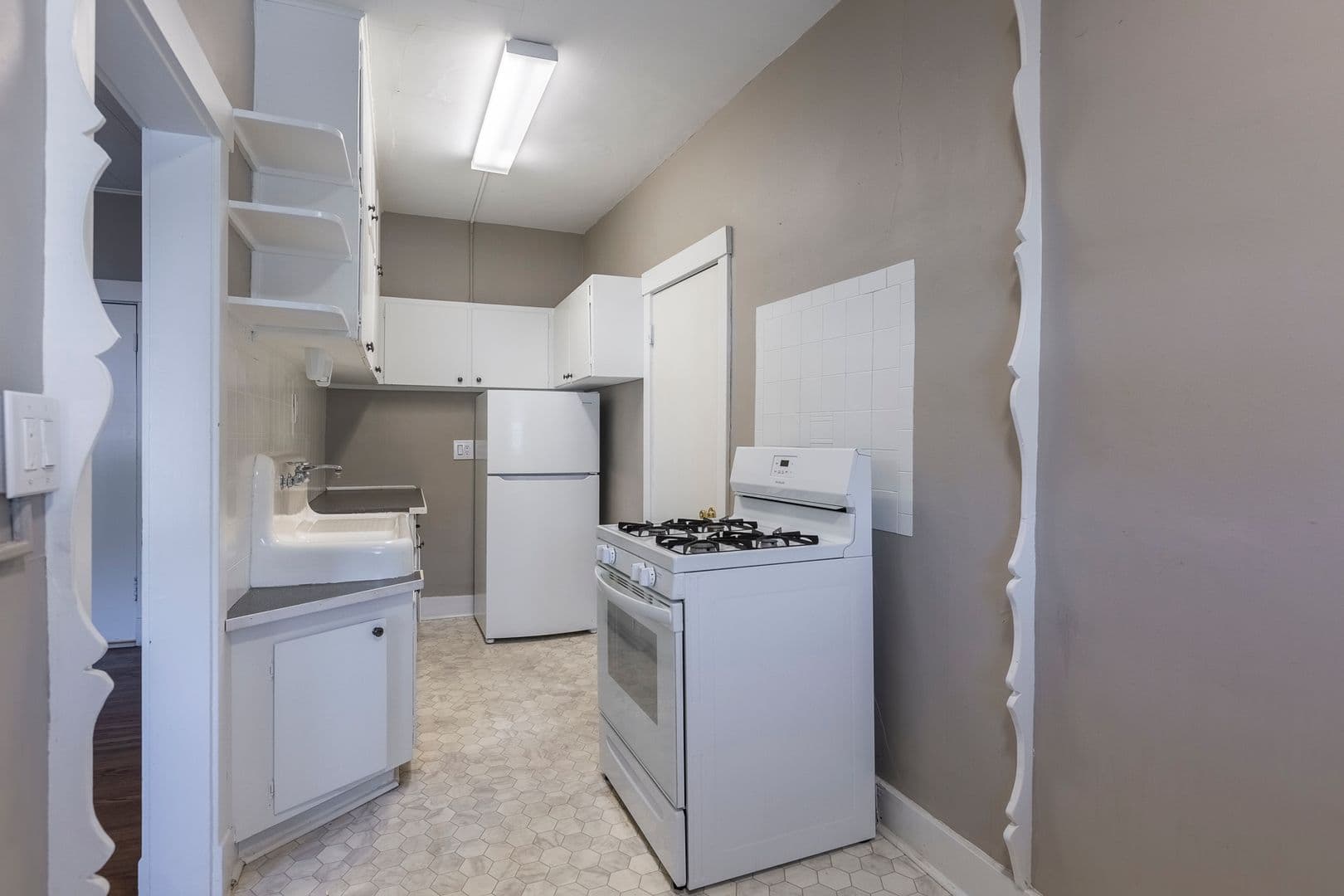 Omaha Apartment: 606 S. 32nd Ave