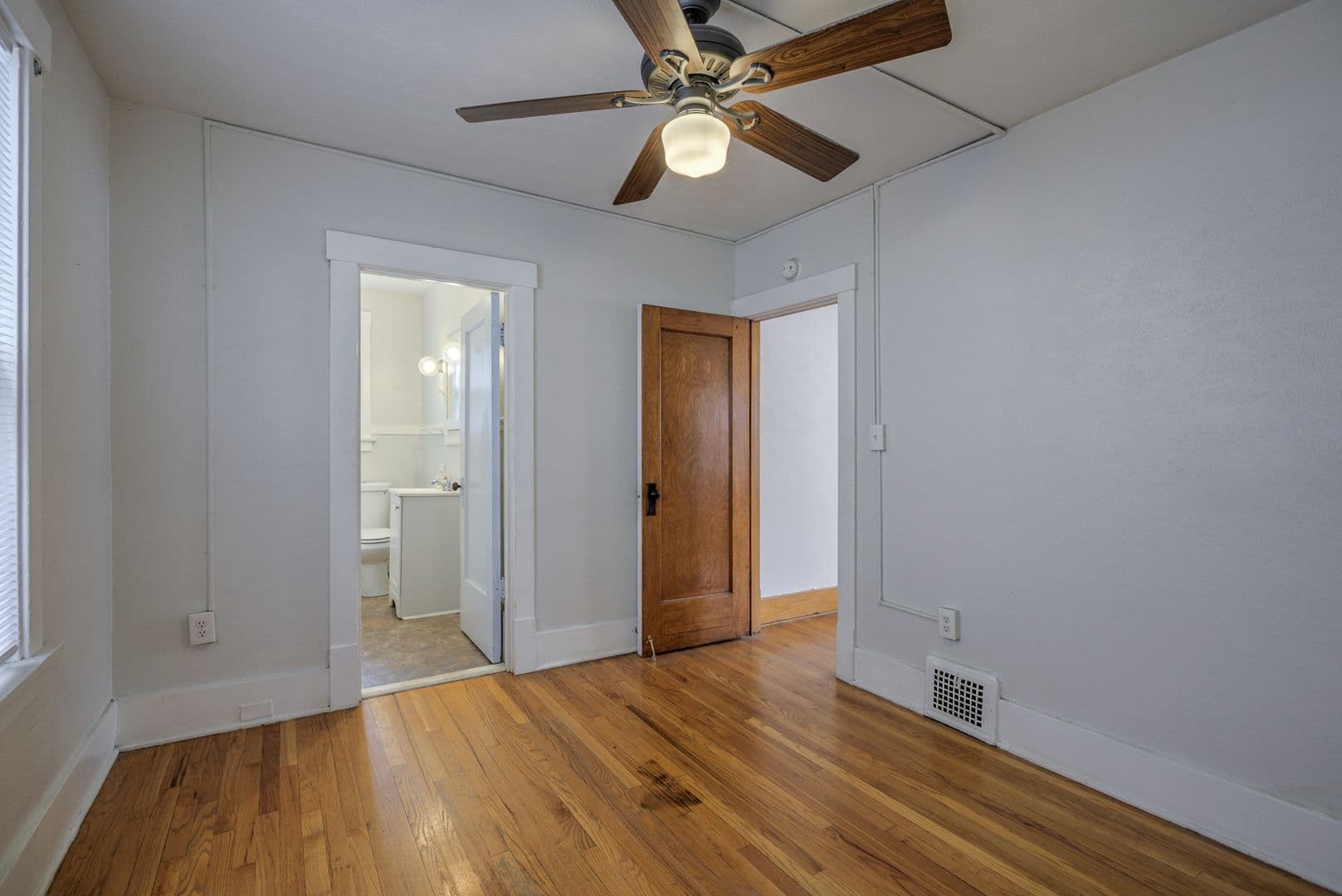 Omaha Apartment: 3310 Jackson St