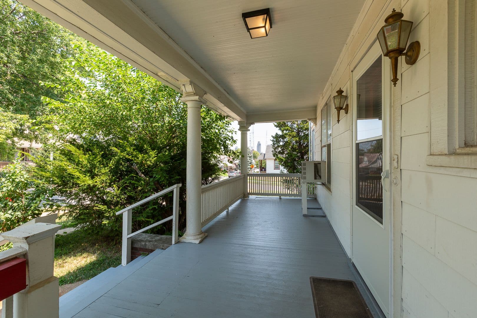 Omaha Apartment: 3405 Dewey Avenue
