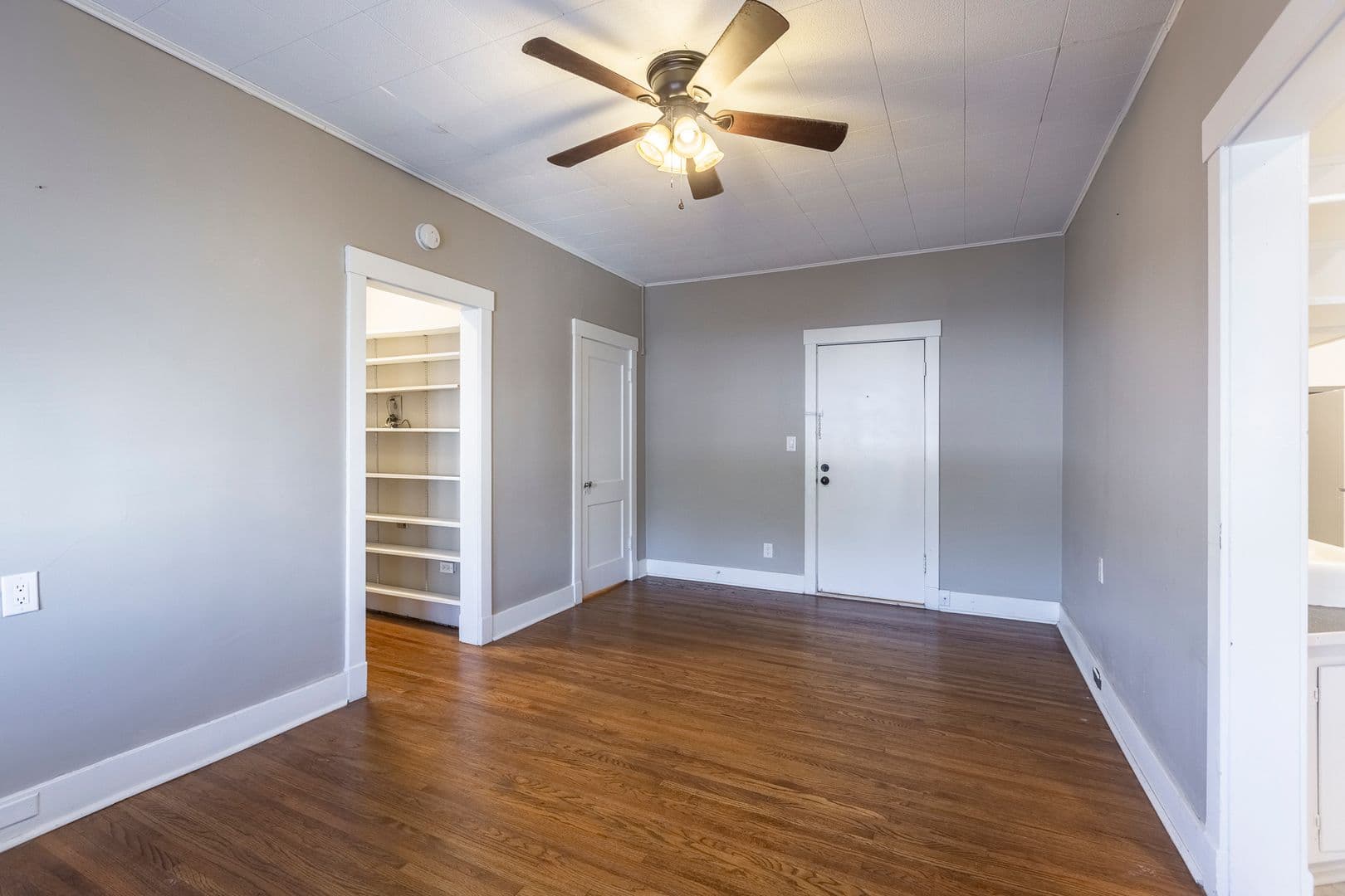 Omaha Apartment: 606 S. 32nd Ave
