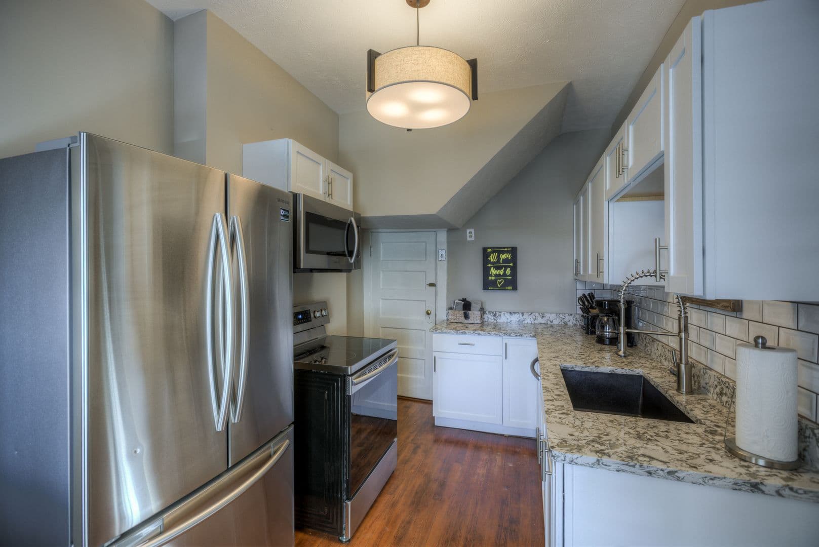 Omaha Apartment: 3507 Dewey Ave
