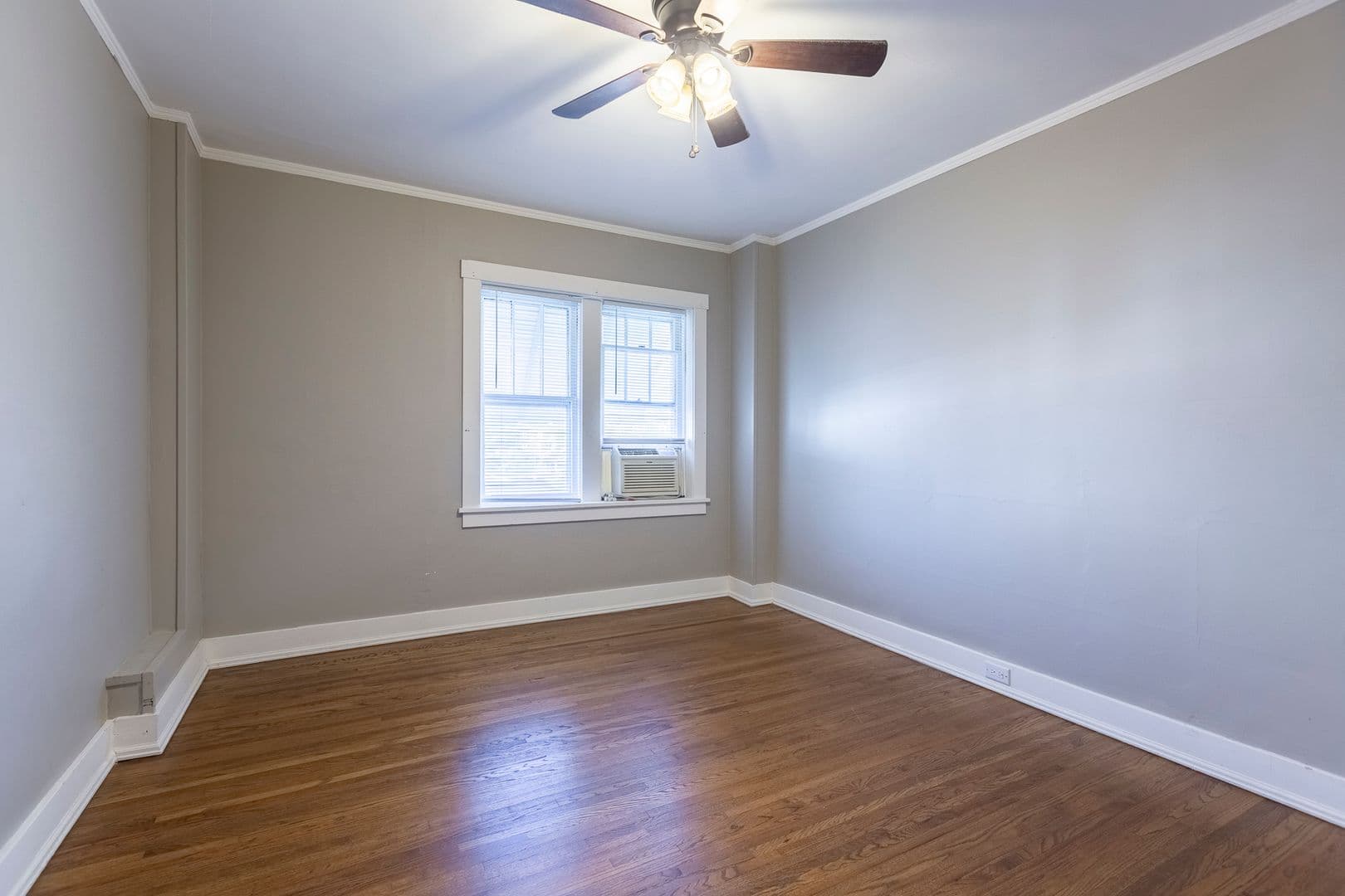 Omaha Apartment: 606 S. 32nd Ave