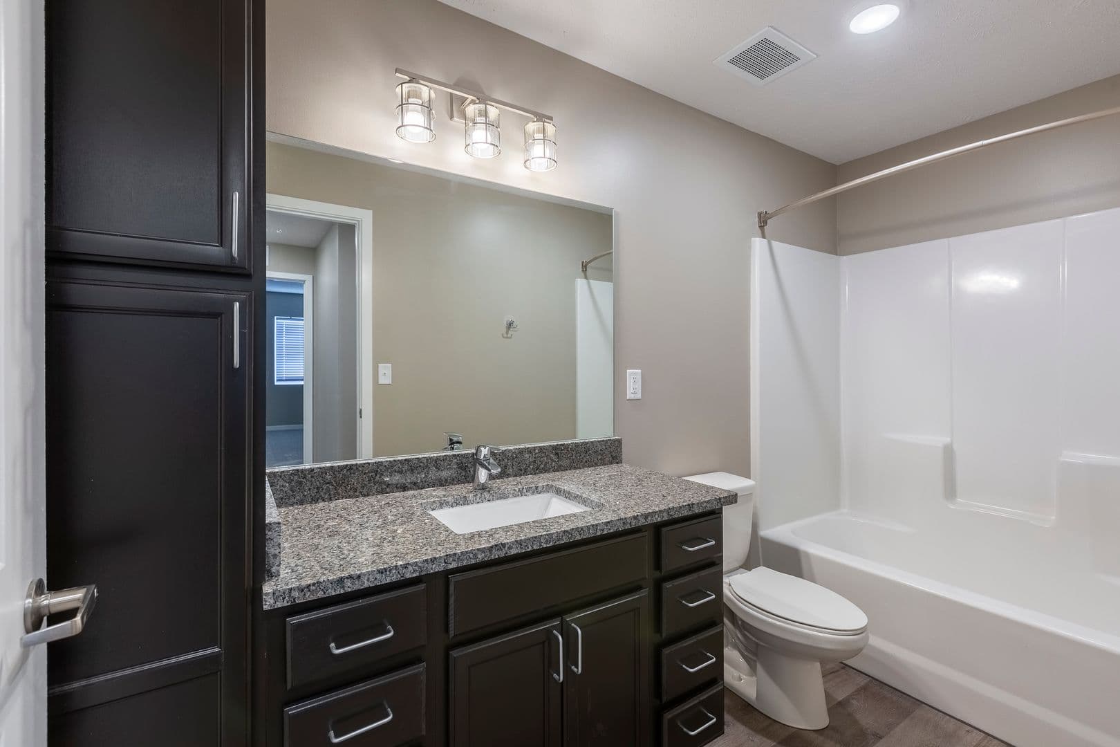 Fremont Apartment: 550 S Johnson Rd