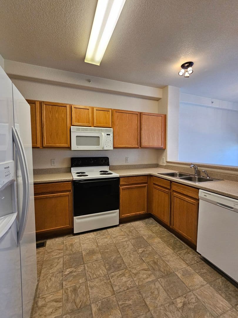 Commerce City Townhome: 9758 Laredo St