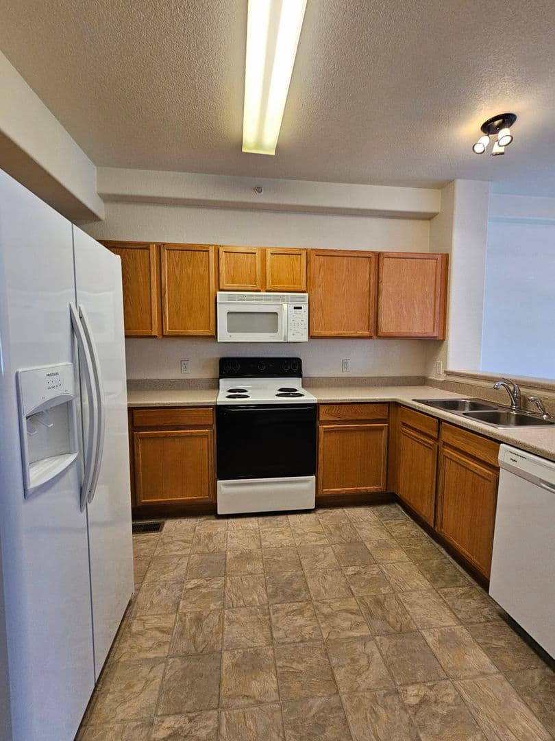 Commerce City Townhome: 9758 Laredo St