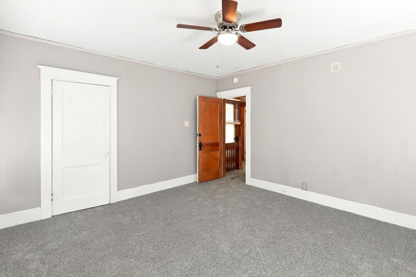Topeka House: 1528 SW Central Park Ave.
