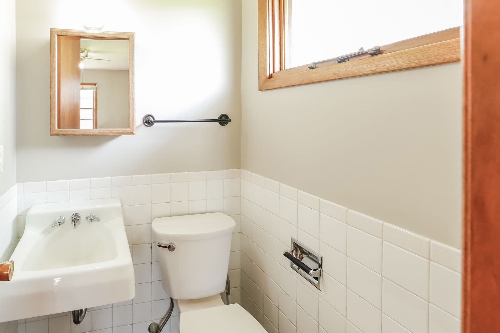 Topeka House: 3445 SE 45th Street