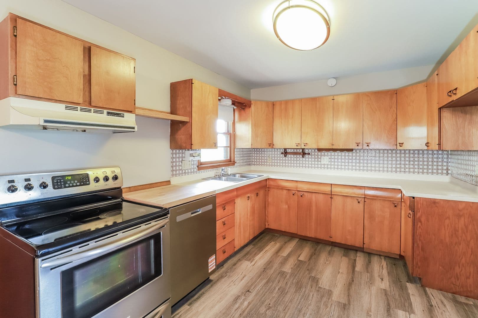 Topeka House: 3445 SE 45th Street
