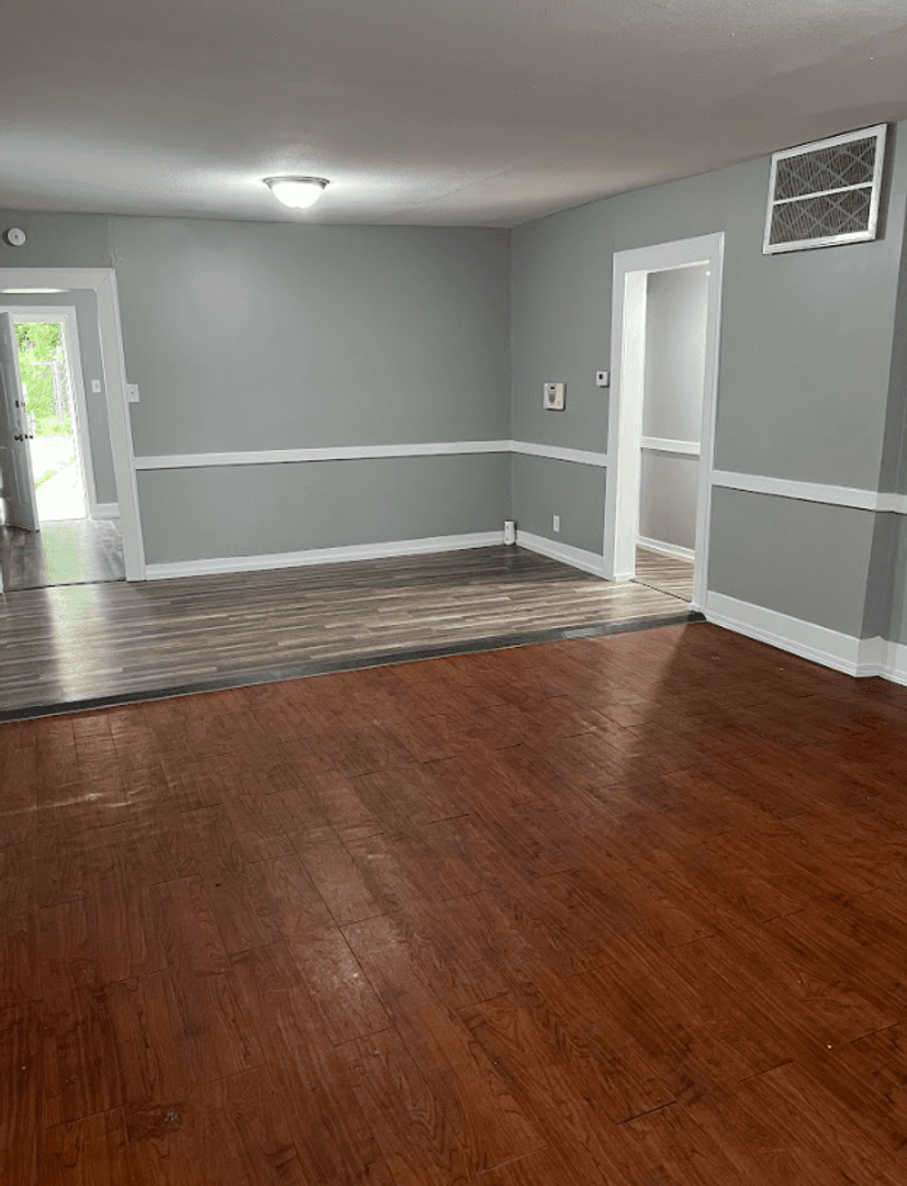 Topeka House: 1021 SW Woodward Ave