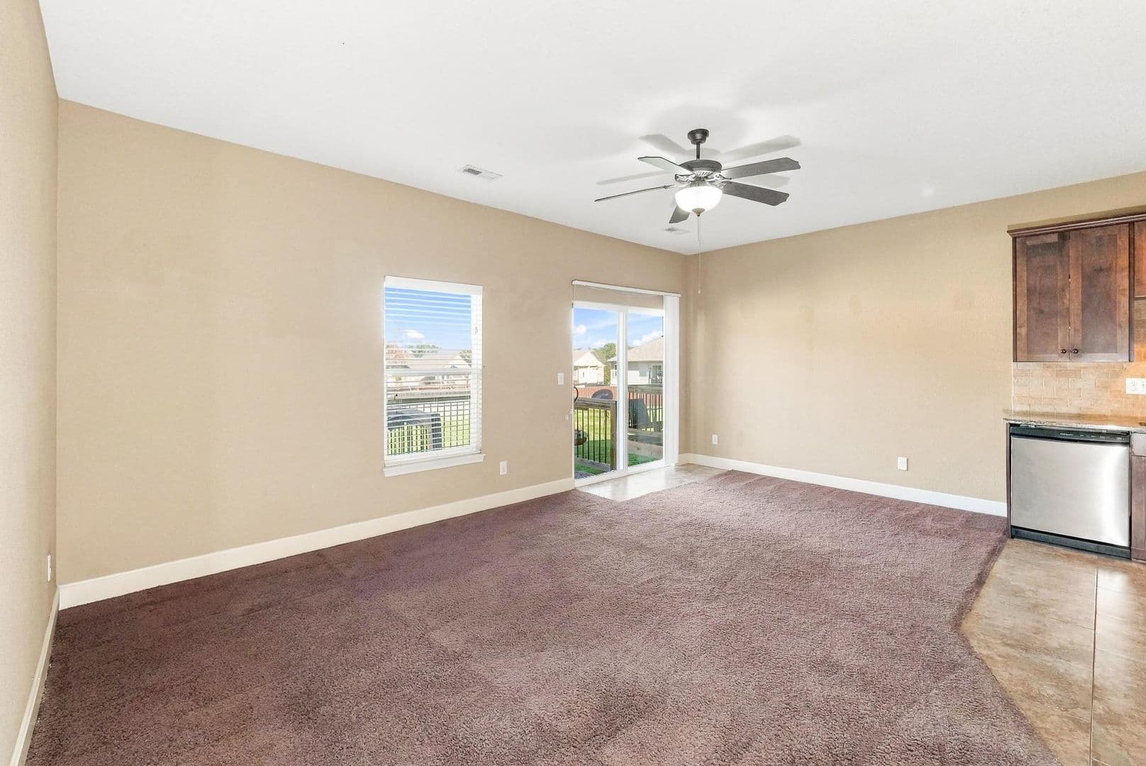 Kansas City Townhome: 9426 N Lenox Ave