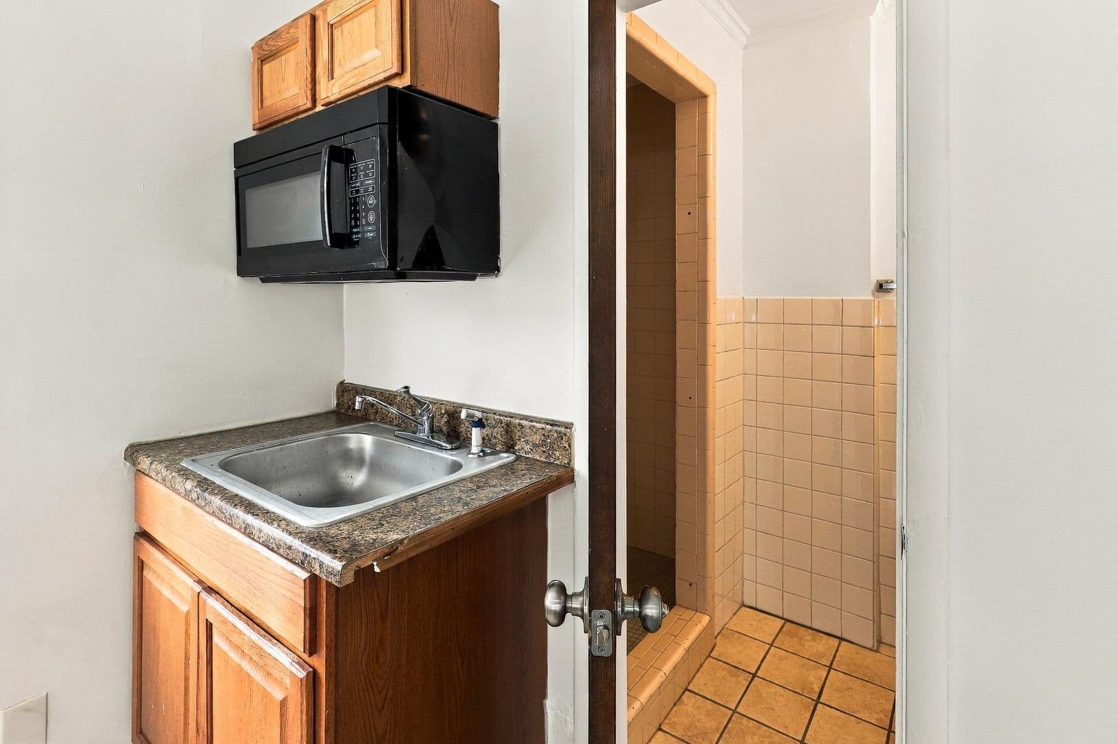 Topeka Apartment: 1239 SW Oakley Ave., Apt #2