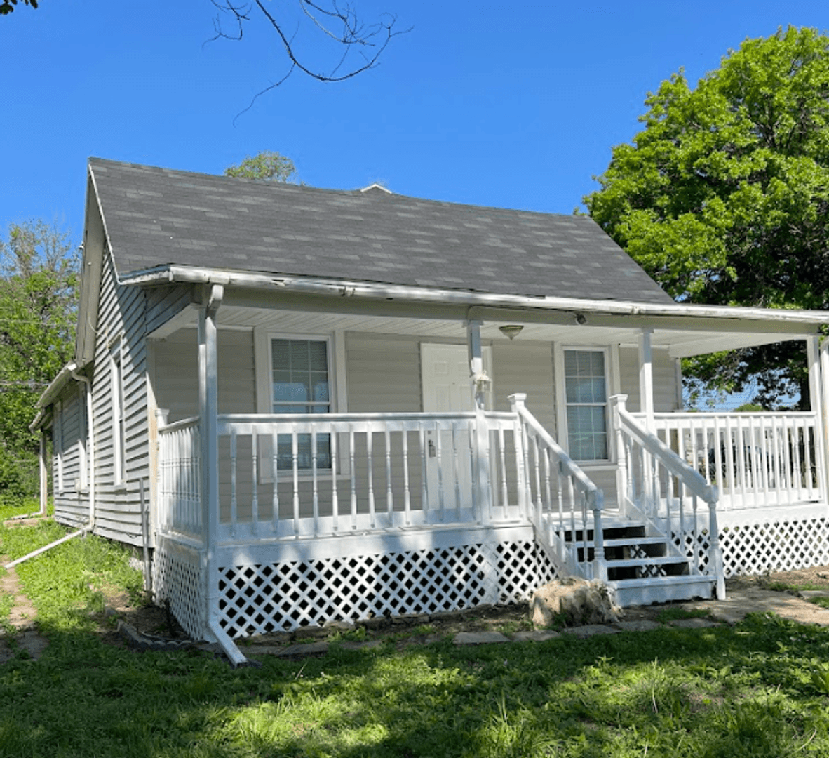 Topeka House: 1021 SW Woodward Ave