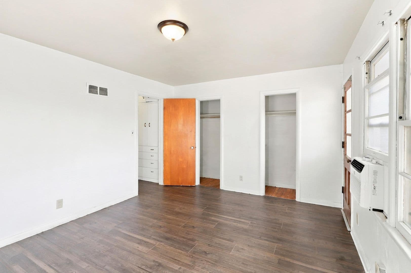 Topeka Apartment: 1239 SW Oakley Ave., Apt #3