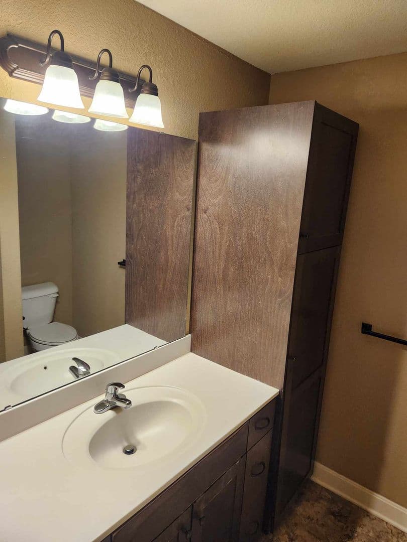 Kansas City Townhome: 9426 N Lenox Ave