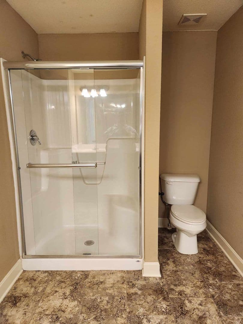 Kansas City Townhome: 9426 N Lenox Ave