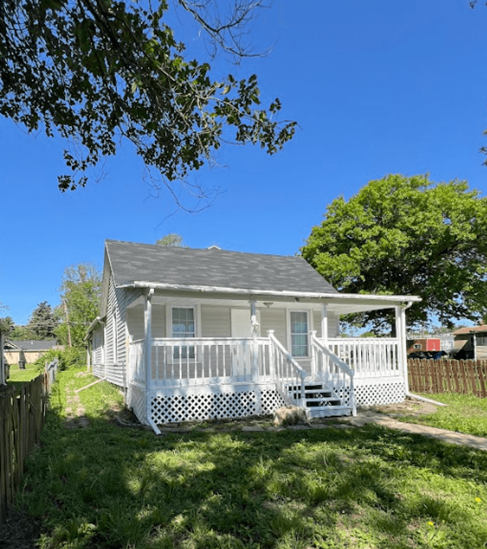 Topeka House: 1021 SW Woodward Ave