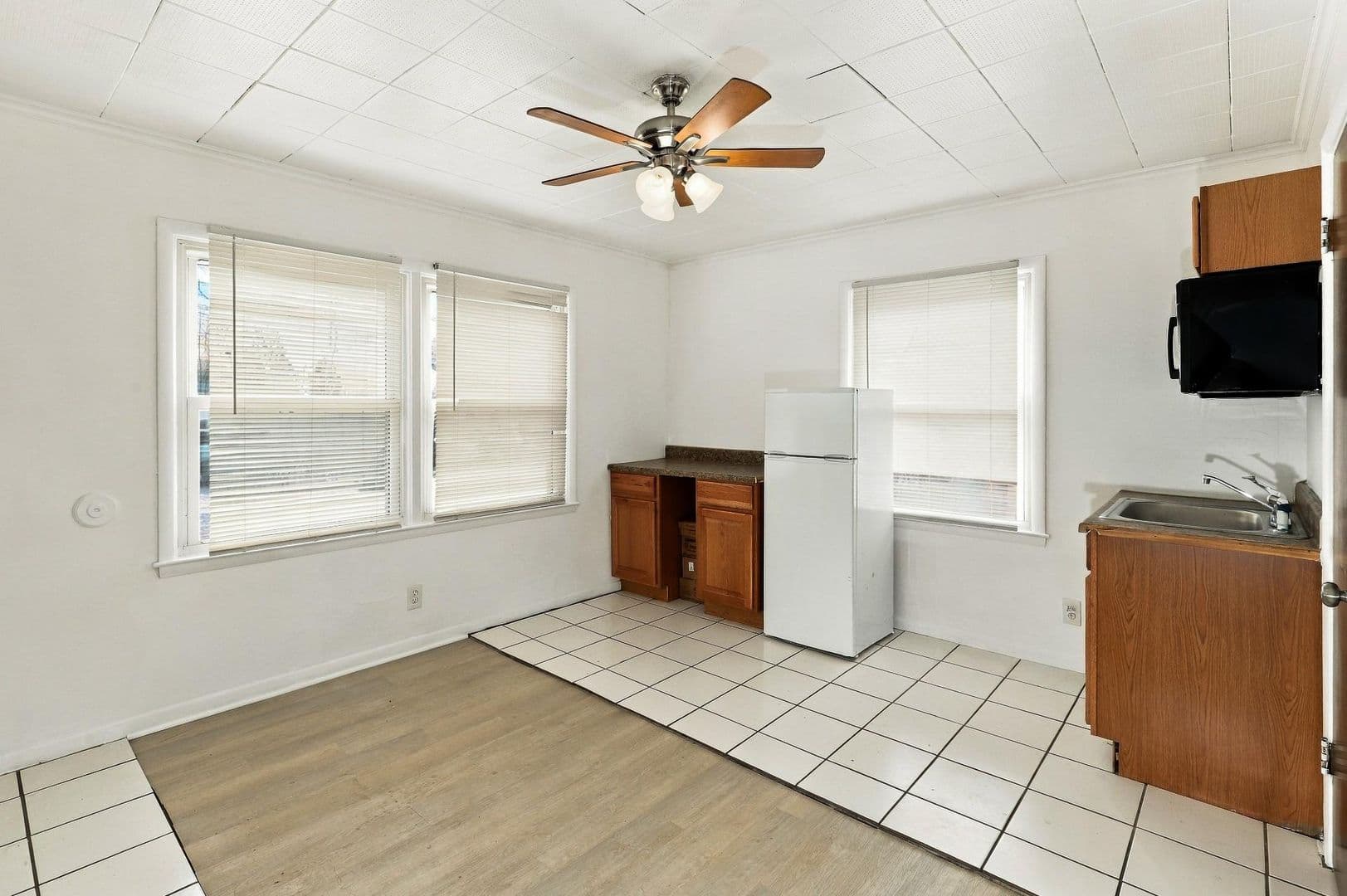 Topeka Apartment: 1239 SW Oakley Ave., Apt #2