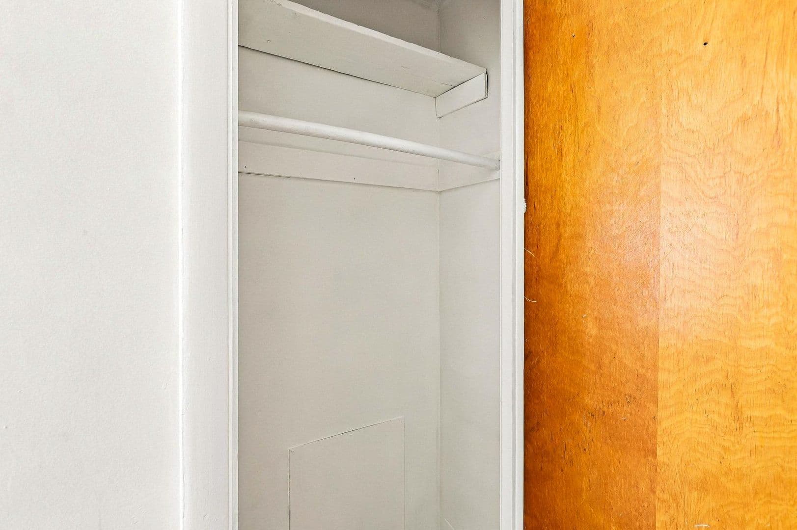 Topeka Apartment: 1239 SW Oakley Ave., Apt #2