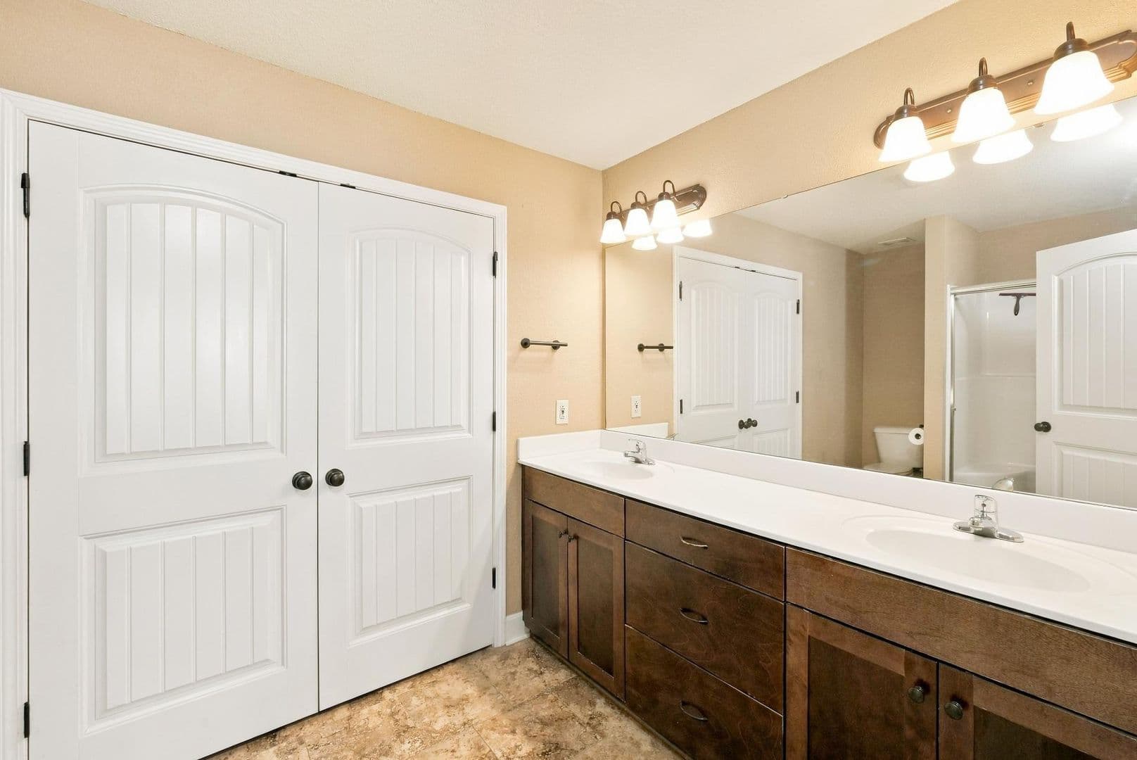 Kansas City Townhome: 9426 N Lenox Ave