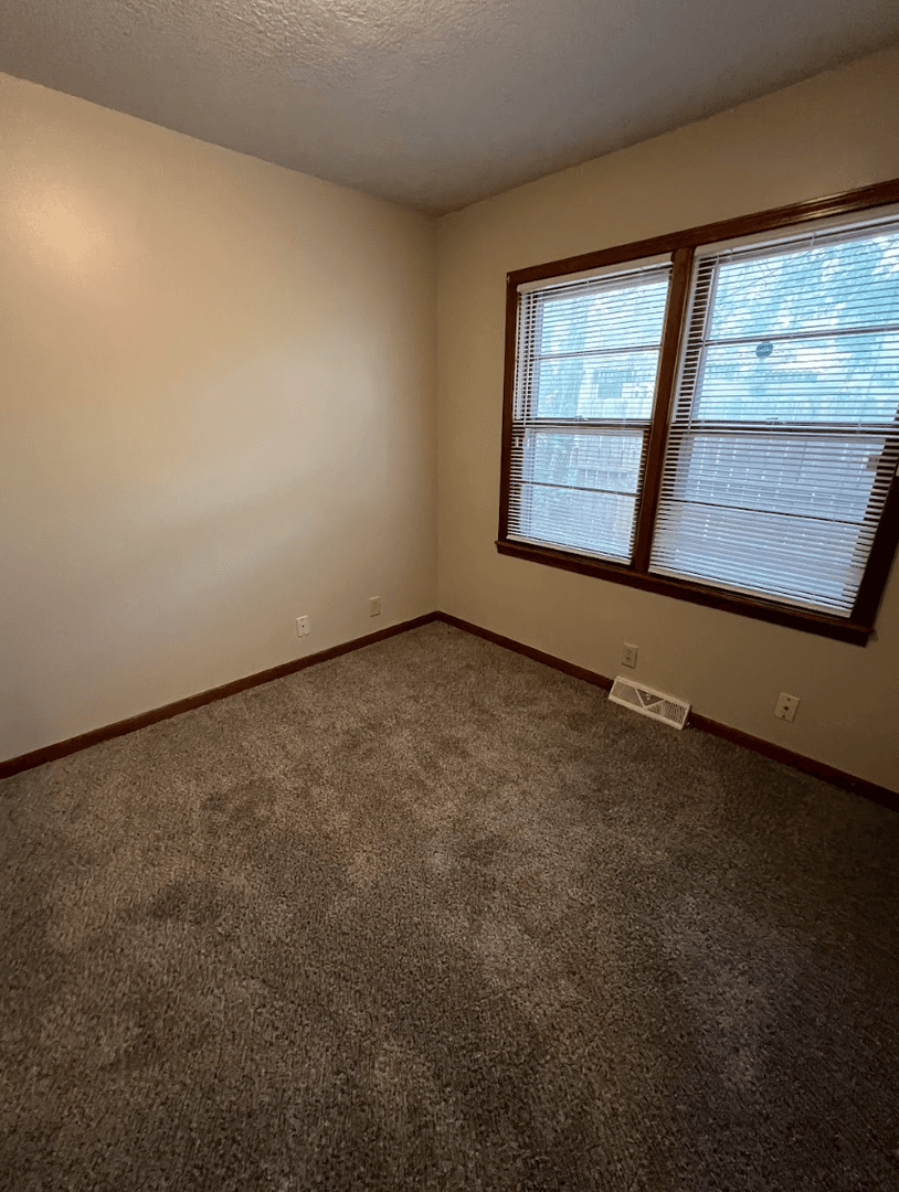 Topeka House: 641 SW Oakley