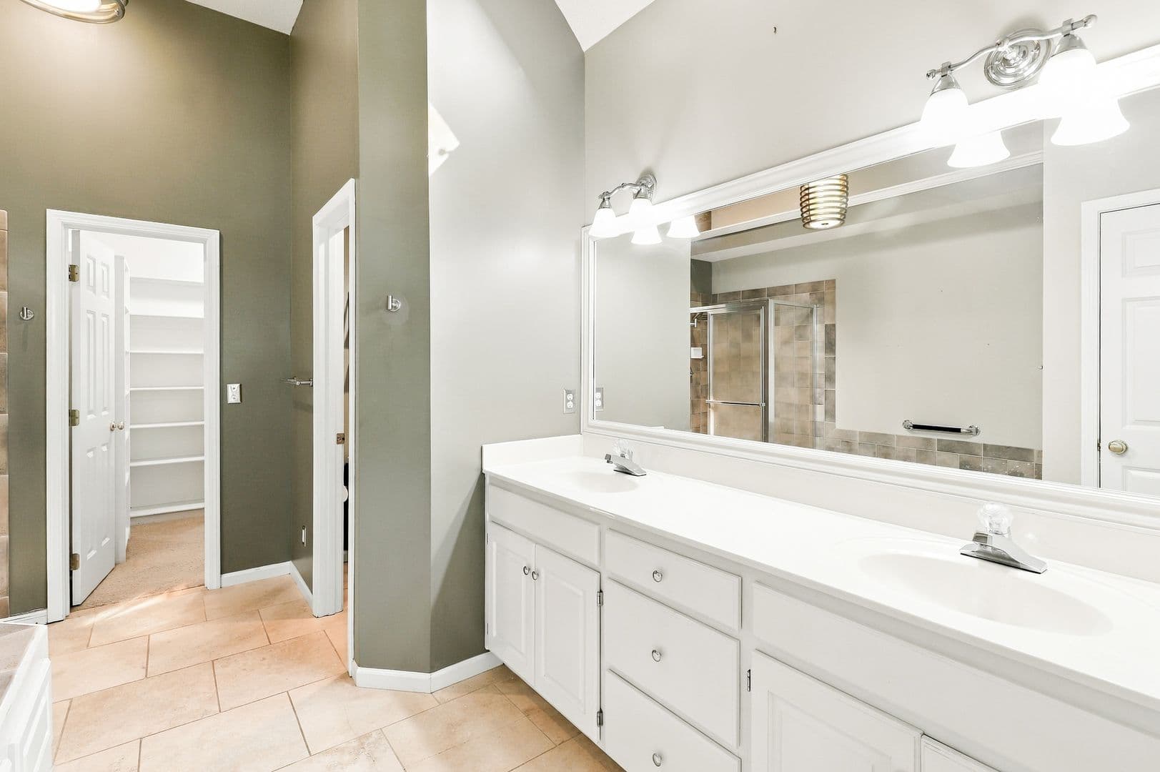 Kansas City House: 6320 N Nevada Ave