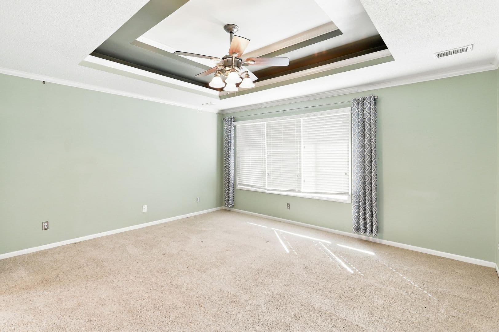 Kansas City House: 6320 N Nevada Ave