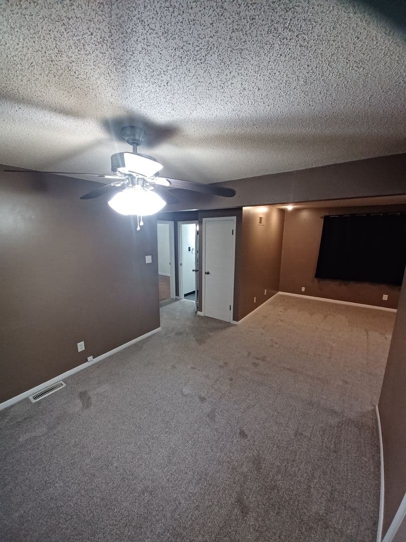 Topeka House: 4227 SW Drury Lane